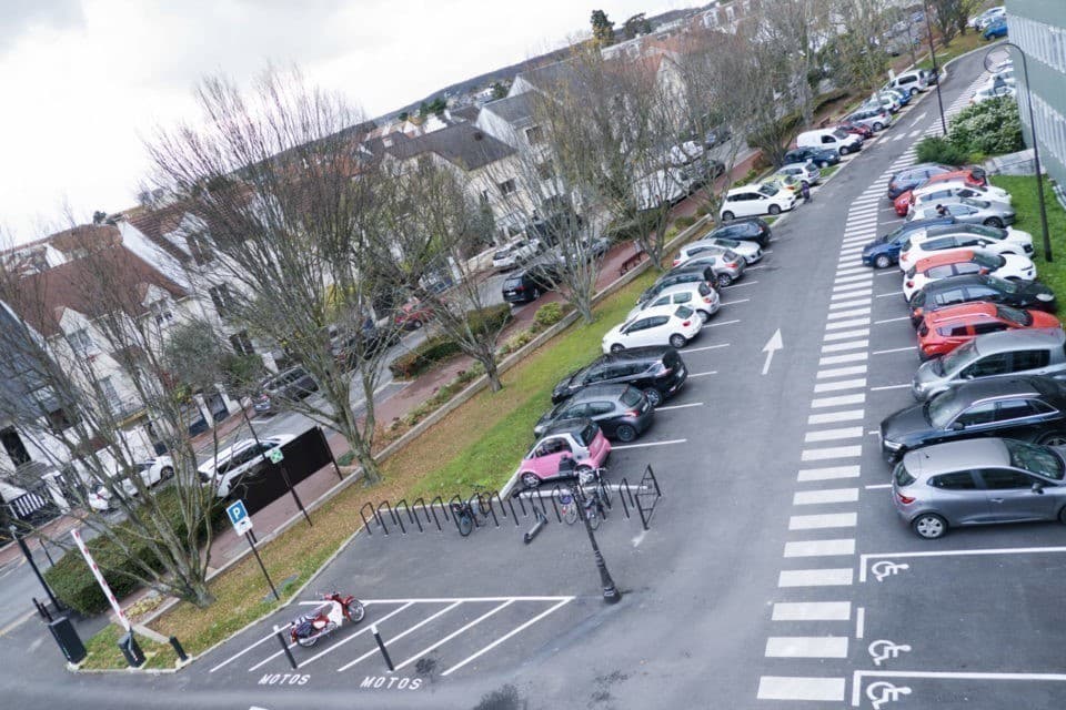 Le parking de l'Hôtel de ville à Antony a fixé la minute de stationnement à 0,035 centimes.